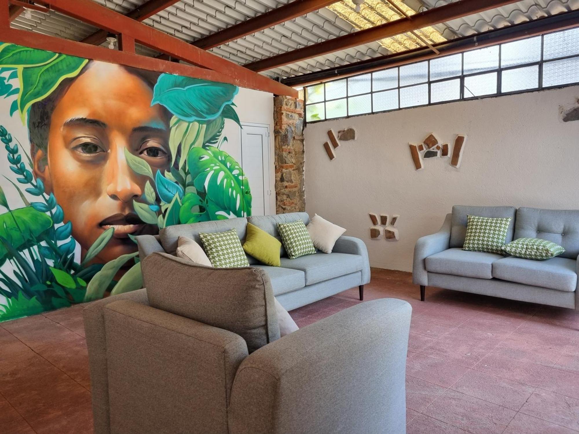 Central Hostel San Sebastian Antigua Eksteriør bilde